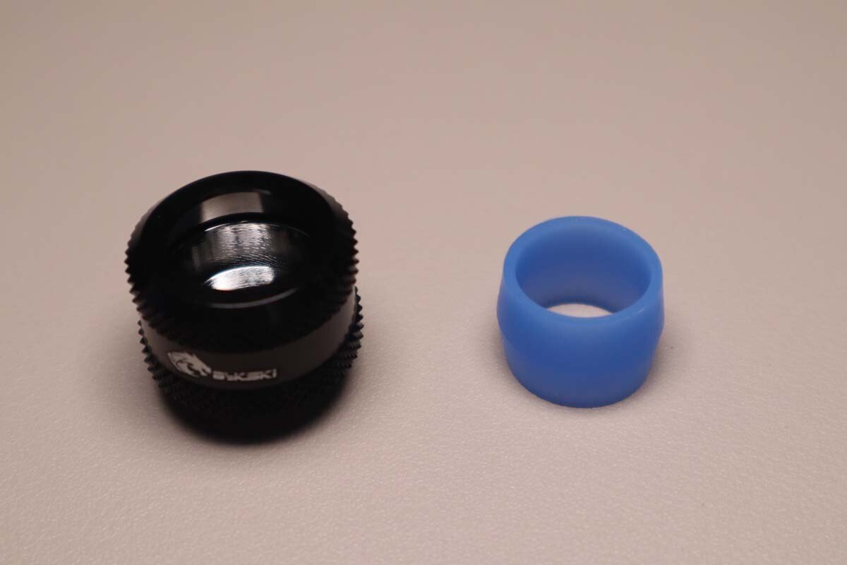 新色「Satin Titanium」のEK製水冷フィッティングが29種が入荷