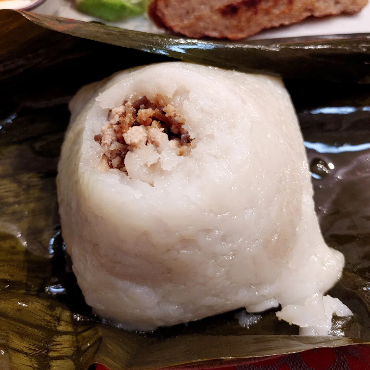 路地裏のベトナム食材店の総菜をテイクアウト！ベトナムちまきが激ウマ