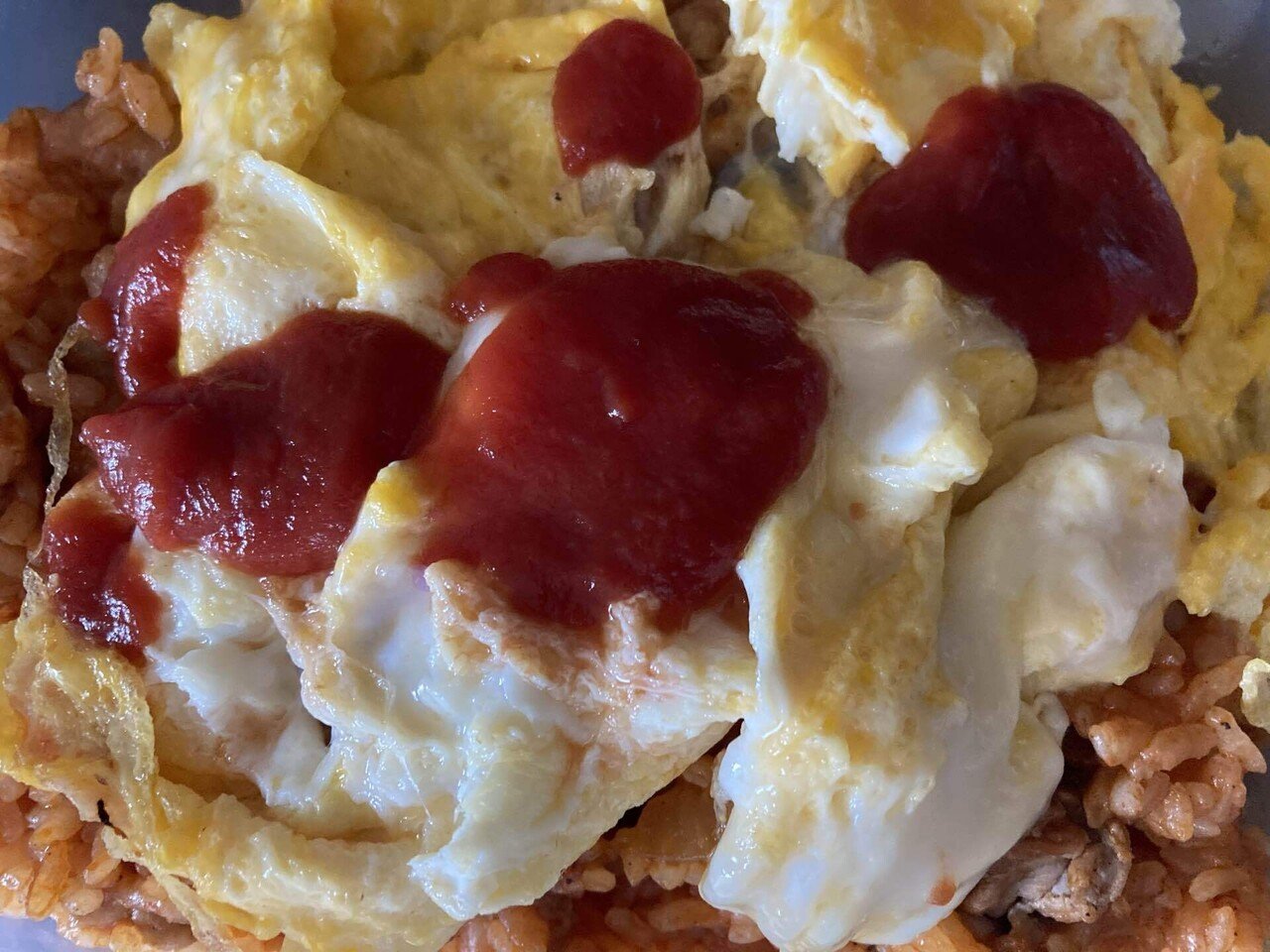 木 雨が少し降ったベランダのトマト ケチャップご飯 寝ぼけた犬 雨の夜の街を走ったあの日など 写真日記 過去写真 雨を楽しむ ドライブ Tiktokへどうぞ Alexandre Note