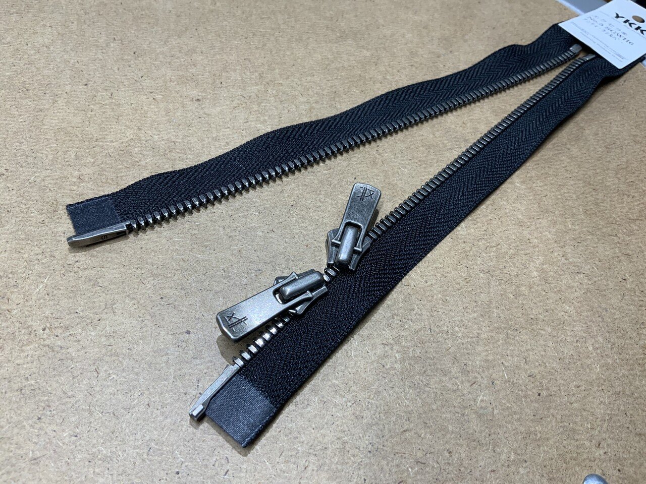 尻合わせダブルファスナー｜三協ファスナー株式会社