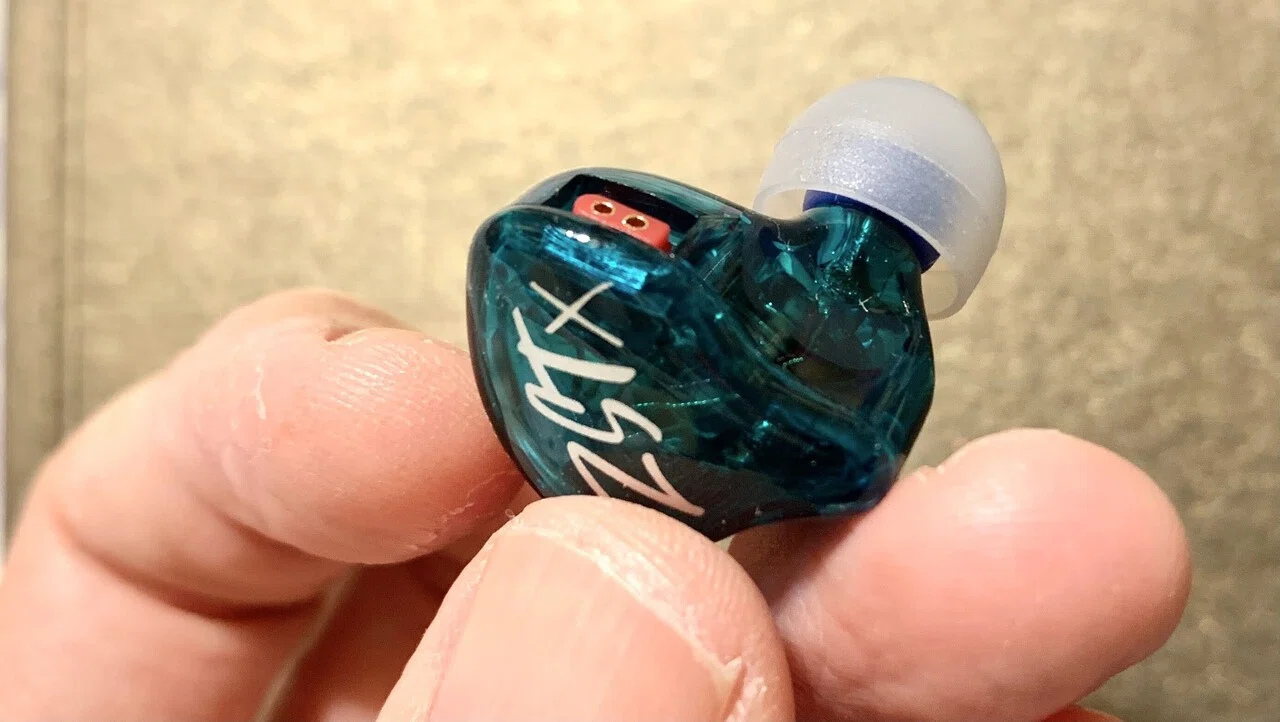 KZ』の深淵な碧（ブルー）の世界 KZ ZSTx｜あら50りっぷ