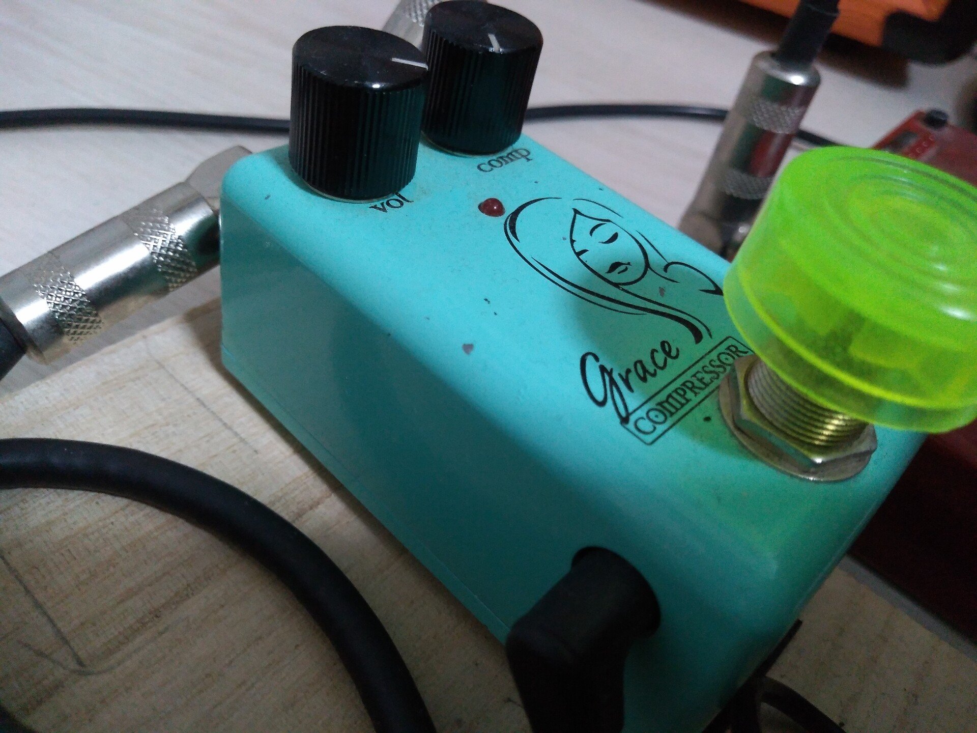 Red WitchのGrace Compressor 充電式パッコリ・コンプRed Witch Grace Compressorレビュー