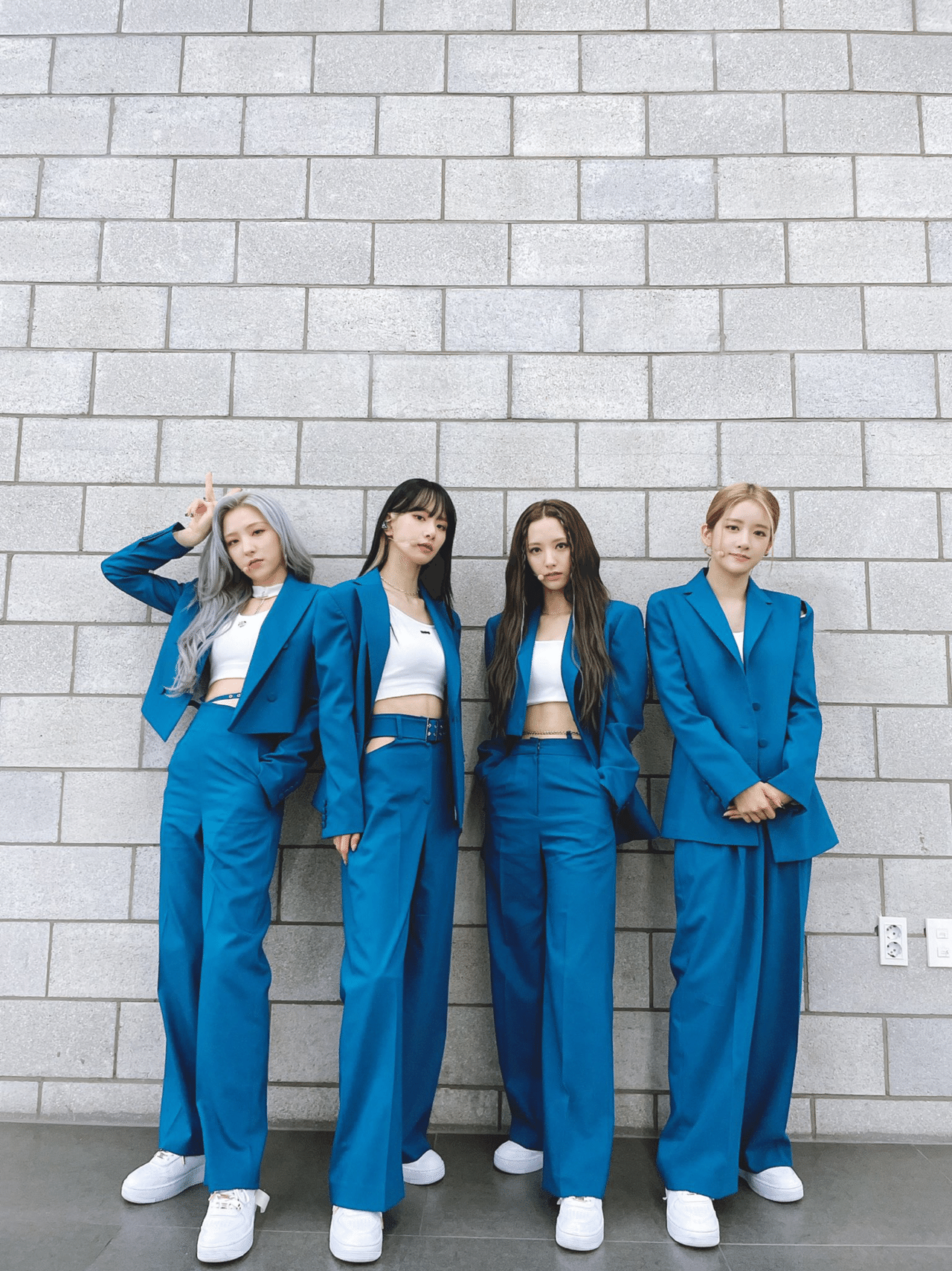 Itzyとwjsn The Blackで比較するスーツ衣装 考察 オレンジ Note Itzyとwjsn The Blackで比較するスーツ衣装 考察 オレンジ Note