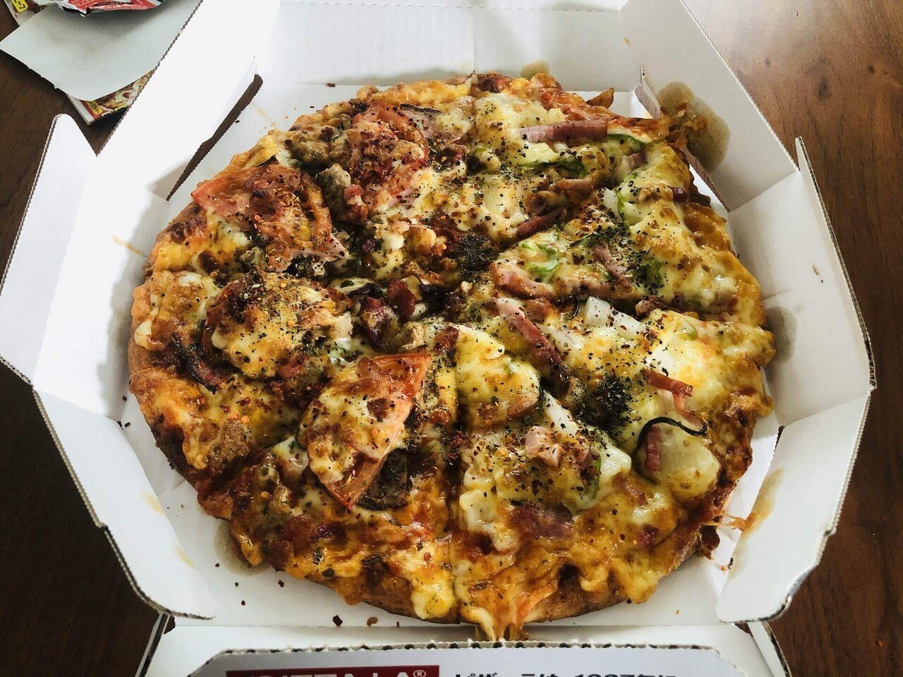 今日は平熱に戻ったんですが 念のため安静にしてました 置き配でピザ取っちゃった きこぺんさんが以前 みんなの宅配ピザが見たい と仰ってたから 1番のお気に入りで ピザーラのイタリアンバジルとモントレーの ケイチェルおじ Note 今日は平熱に戻ったんですが 念のため安静にしてました 置き配でピザ取っちゃった きこぺんさんが以前 みんなの宅配ピザが見たい と仰ってたから 1番のお気に入りで ピザーラのイタリアンバジルとモントレーの ケイチェルおじ Note