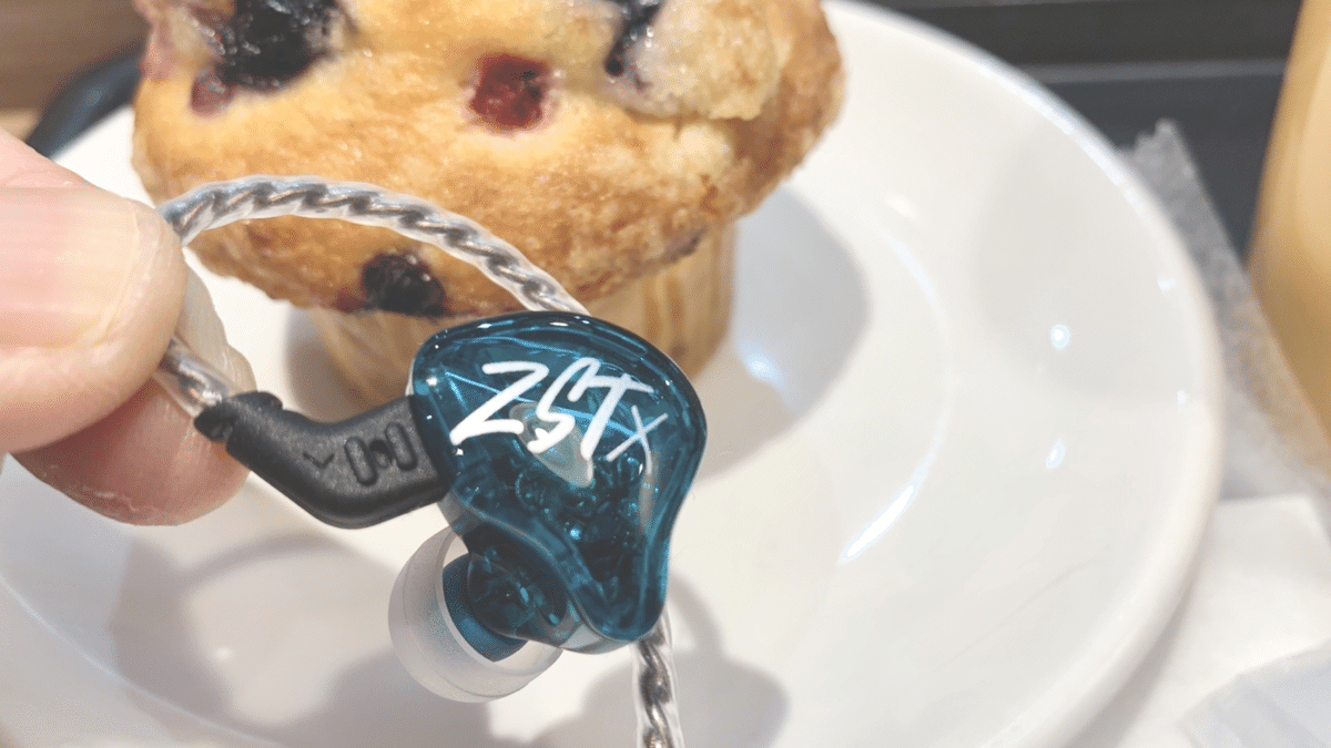 イヤホン　青 KZ ZEX」 もうひとつの静電(EST)ドライバー搭載20ドル級モデル