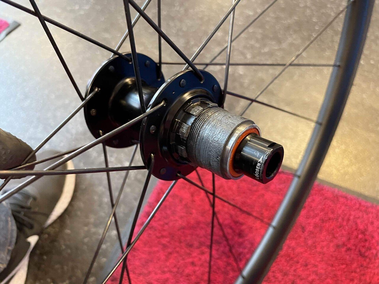 Tarmac SL7 Comp - Shimano 105 Di2 | Specialized Retail