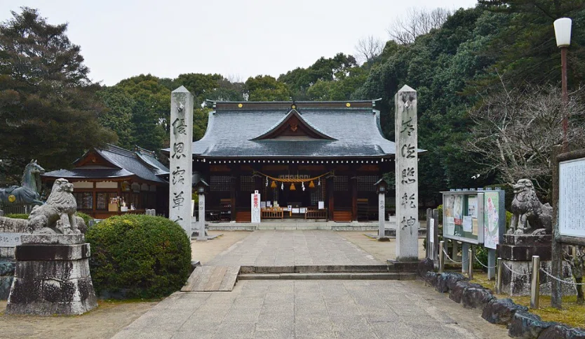 多家神社拝殿