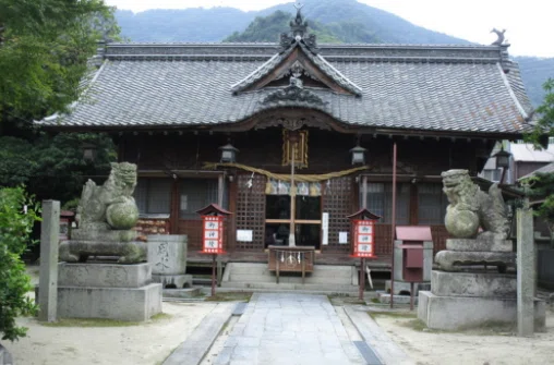宇津神社社殿