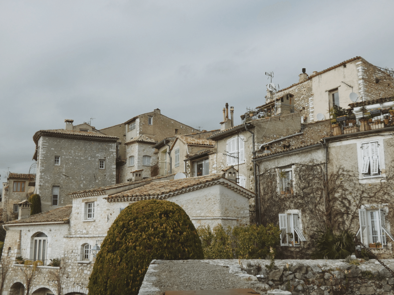 南仏 サンポールドゥバンス 芸術に暮らす日々を夢見た日(フランス一周