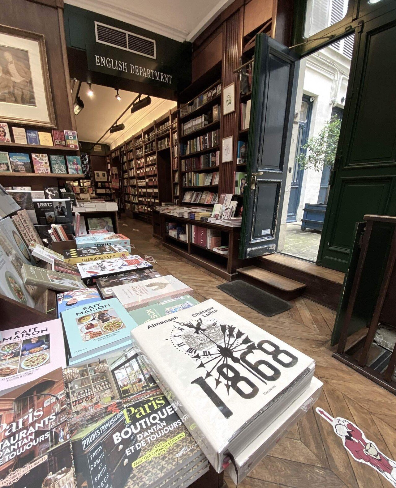 リヴォリ通り、ガリニャーニ書店へ行ってきました｜Ayu Co.