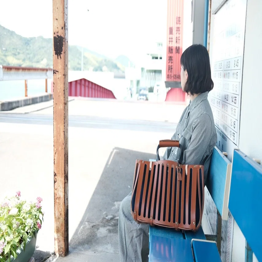 瀬戸内の島で生まれた出会いを乗せて。シンプルなストライプに豊かな 