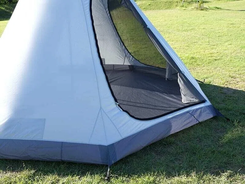 The 'Yadokari Tent', an all-season 2-room one-pole tent with a
