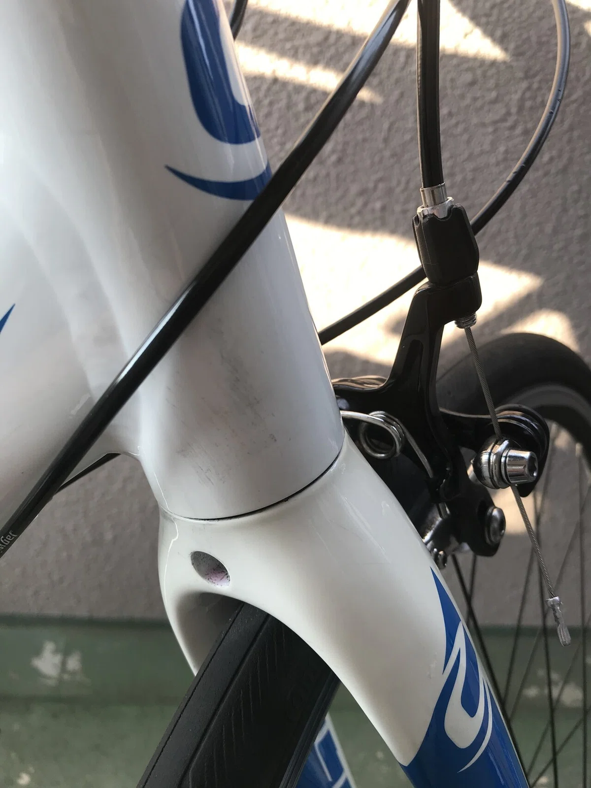 ロードバイクの小傷を消す作業｜Kento