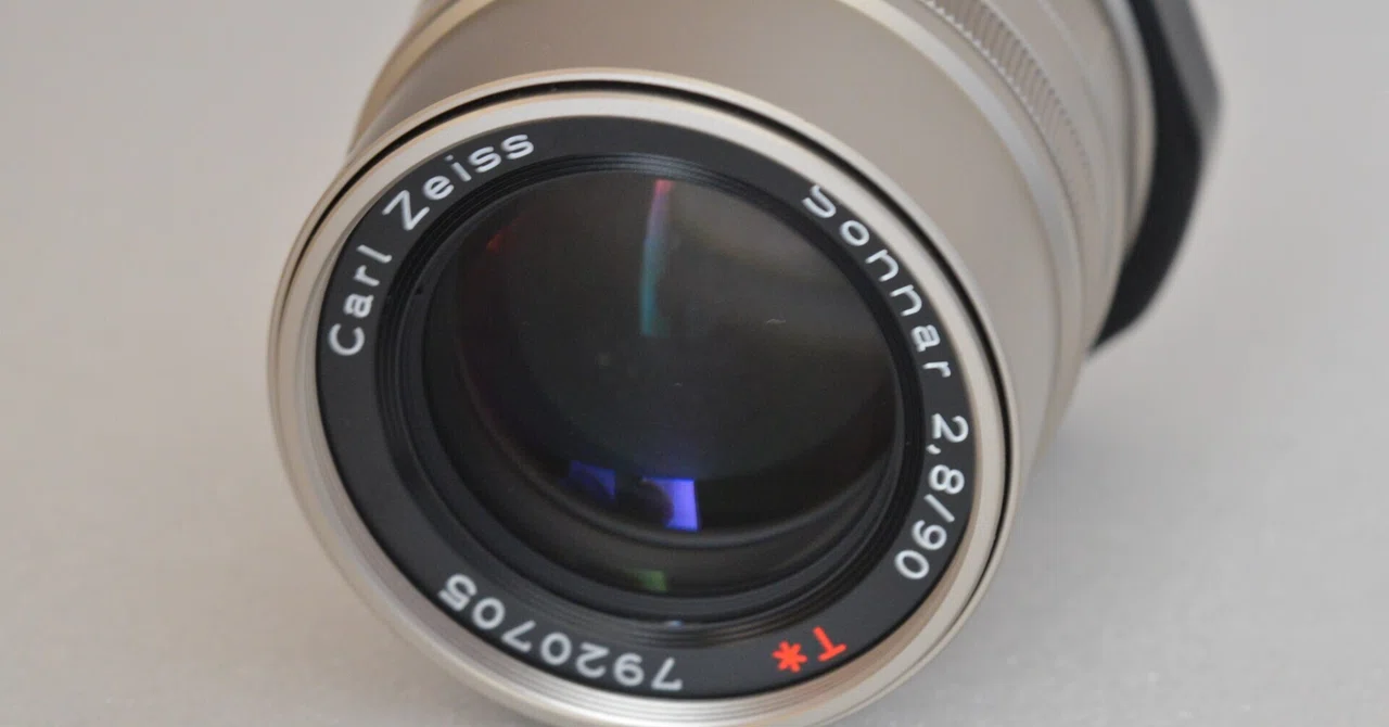 Carl Zeiss Sonnar T* 90mm F2.8 (G) を整備して，スナップ写真を撮っ 