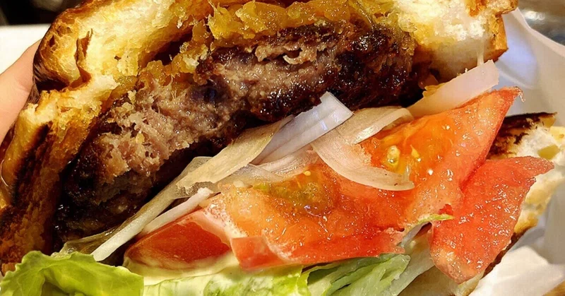大阪 本町 オフィス街でアメリカンサイズの淡路牛バーガーをがぶり French Baguette Cafe フレンチバゲットカフェ 大阪グルメ部 Note