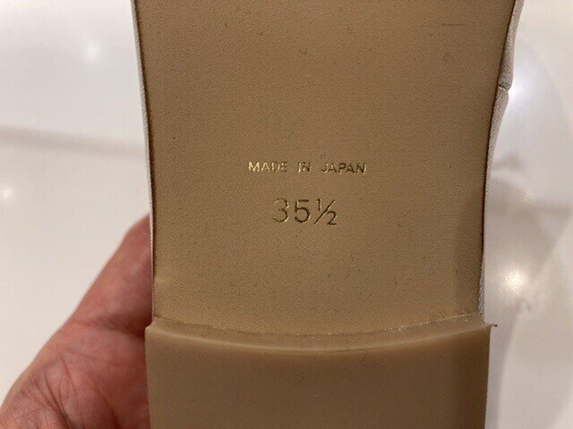 36とか37 1 2とかのヨーロッパ表記のパンプスやサンダルのサイズ 女子の靴のサイズはさらにナゾ 鈴の Note