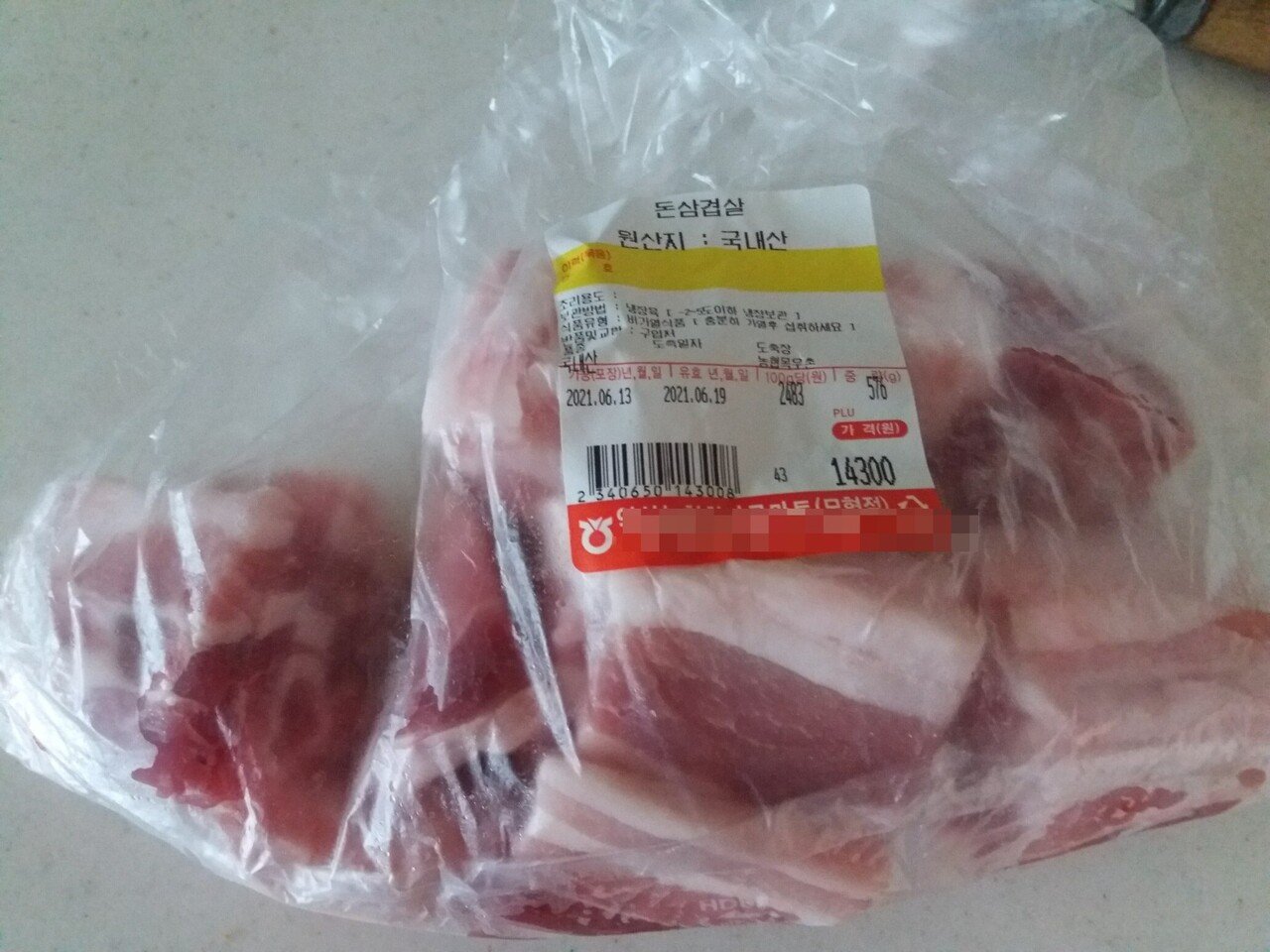 今宵は サンギョプサルパーリー パーリーナイト 豚のばら肉が100グラム約248円 600グラムをお買いあげ 約1430円だった 日本と比べて安いですか 高いですか きむこ Note
