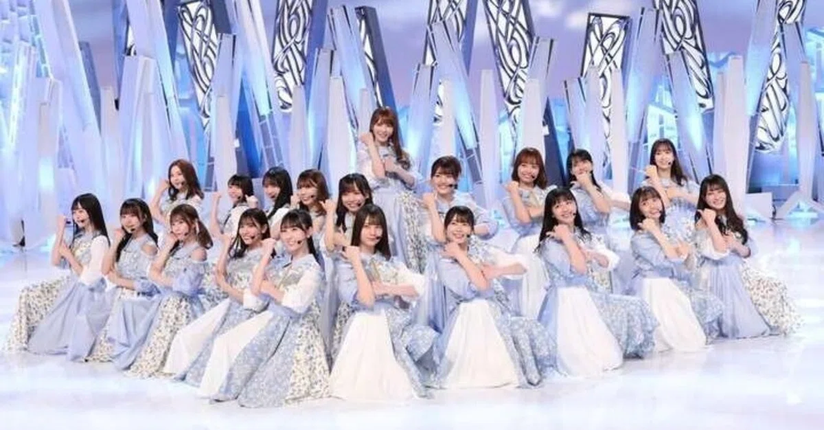 日向坂46 東村芽依 君しか勝たん歌番組衣装 （日向坂46「君しか勝たん 