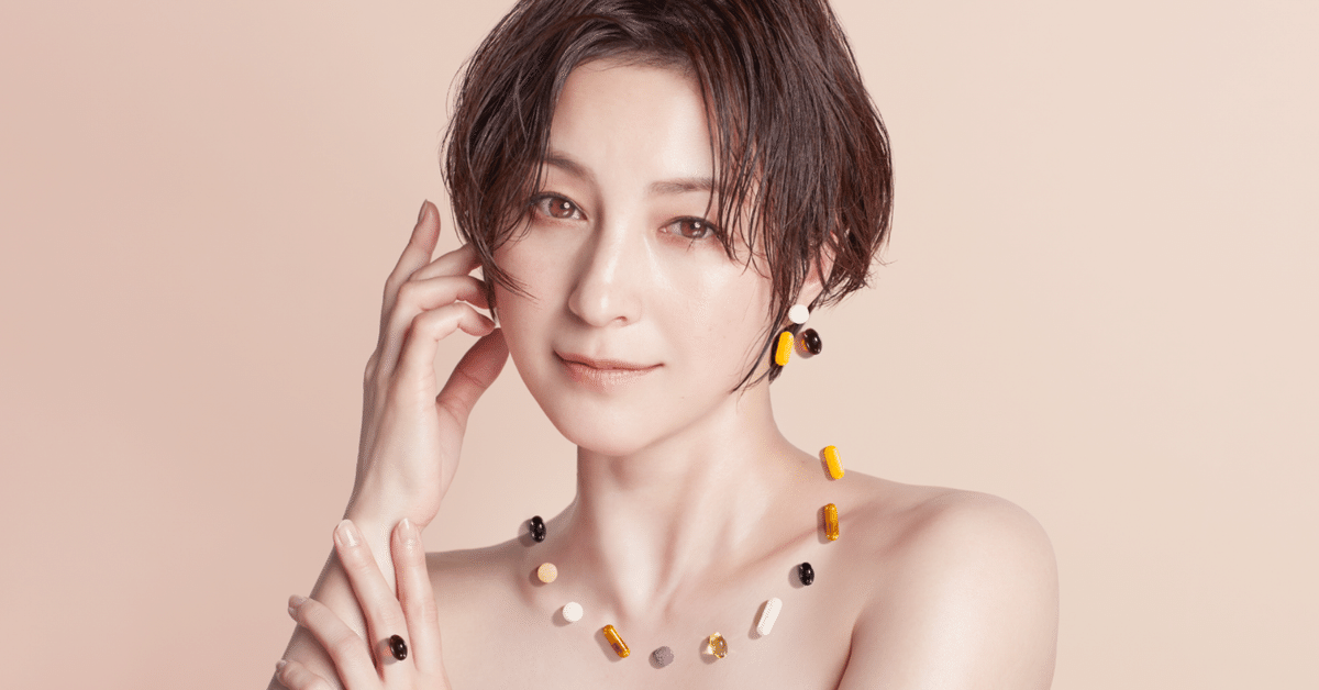 広末涼子 写真集 スタンド ／シリアルナンバー入り腕時計ෆプロフ要確認 Amazon.co.jp: 広末涼子 L判フォト（写真） 300枚 : ホーム