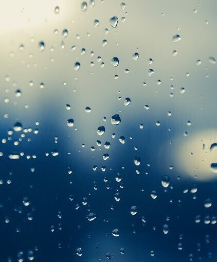 20210615窓の雨粒