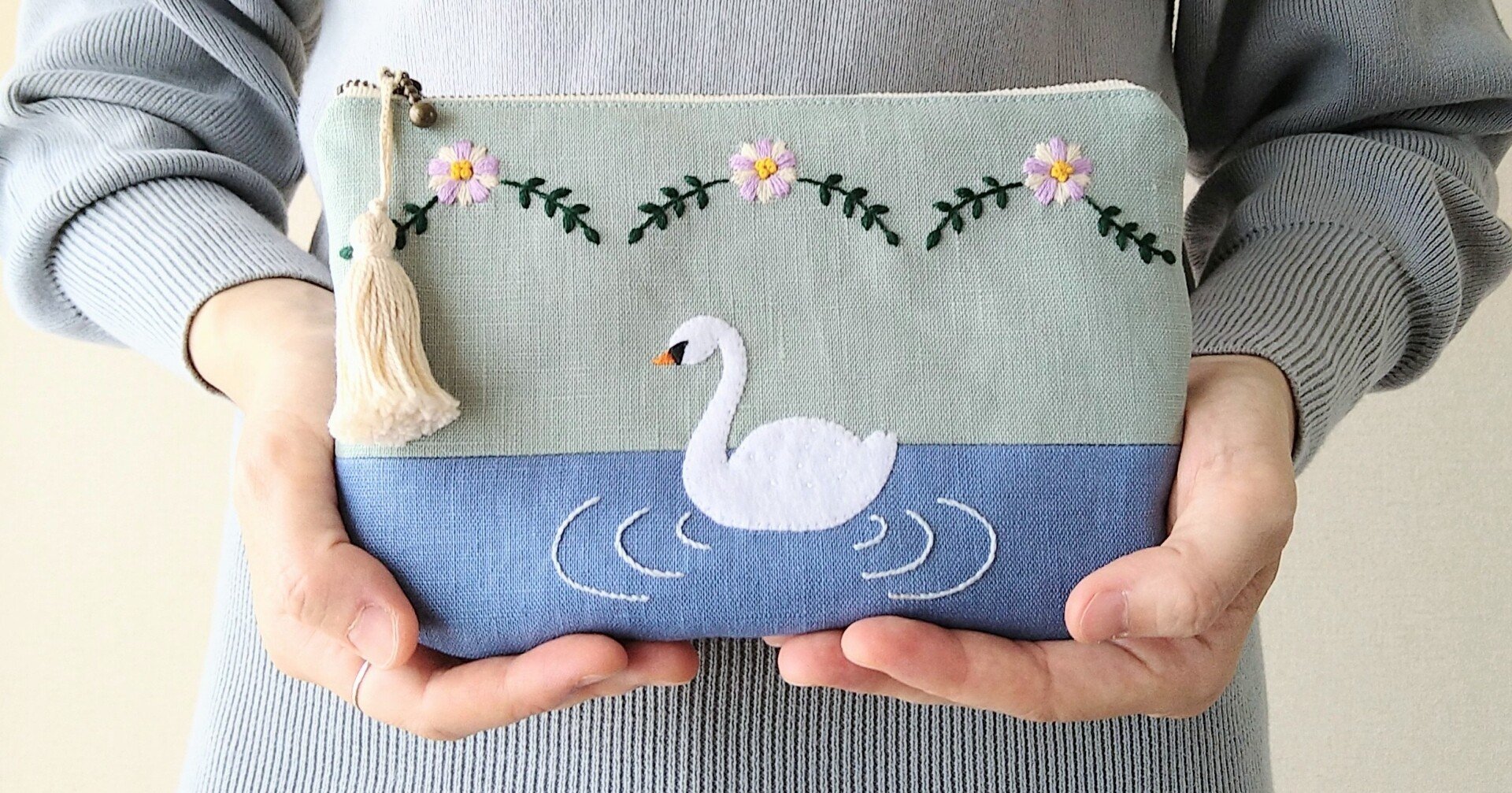 creema“夏にぴったりポーチ・財布”の特集に白鳥のポーチを掲載して
