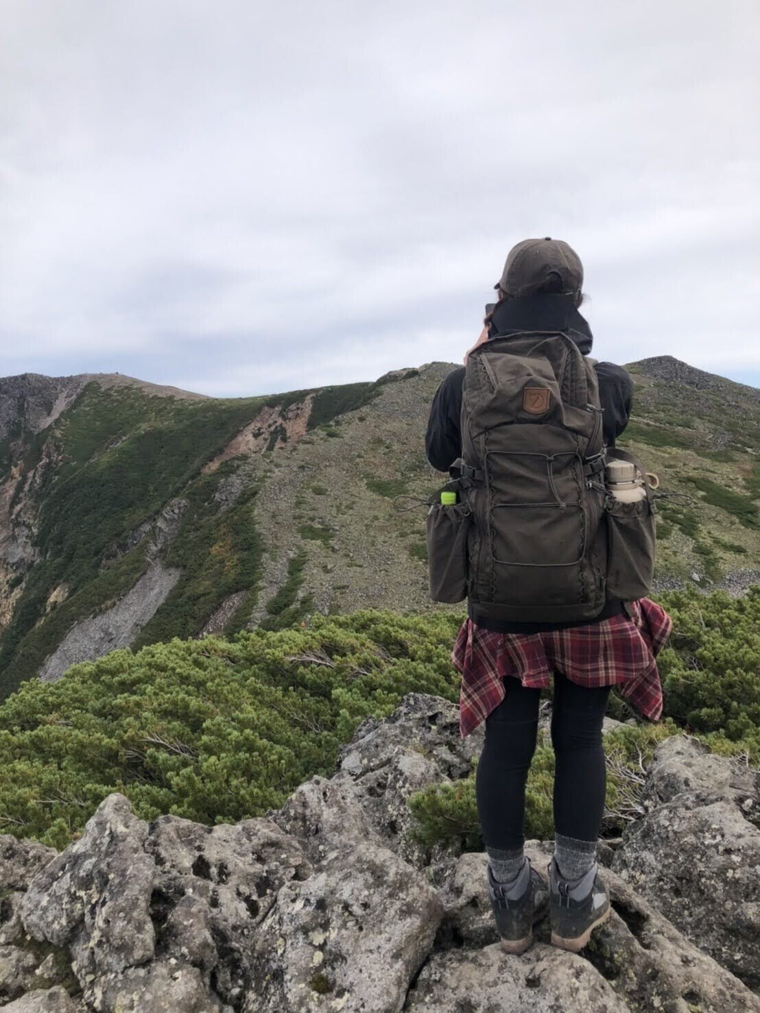 フェールラーベン (Fjallraven) メンズ ハイキング・登山 ボトムス・パンツ Keb Agile Regular Trouser (Indigo Blue/Dark Navy) トレッキングやロングトレールに最適な48Lザック|フェールラーベン