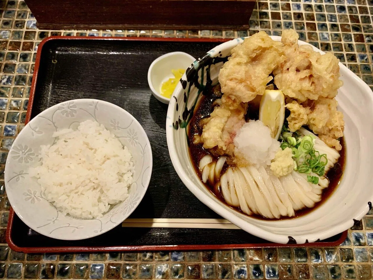 大阪・中津】とり天が美味い！ボリューム満点のうどん屋さん「たけうち