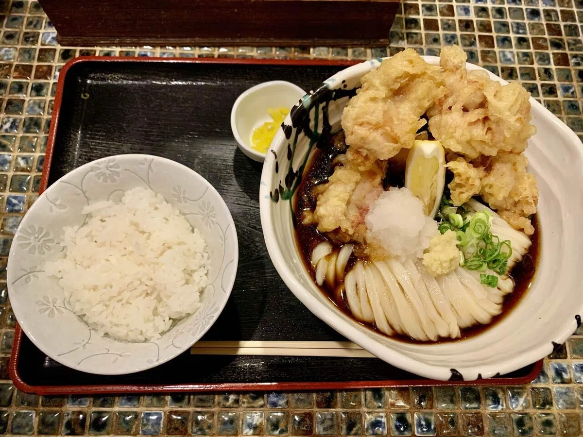 [Osaka/Nakatsu] Delicious Chicken Tempura! A Hearty Udon Restaurant ...