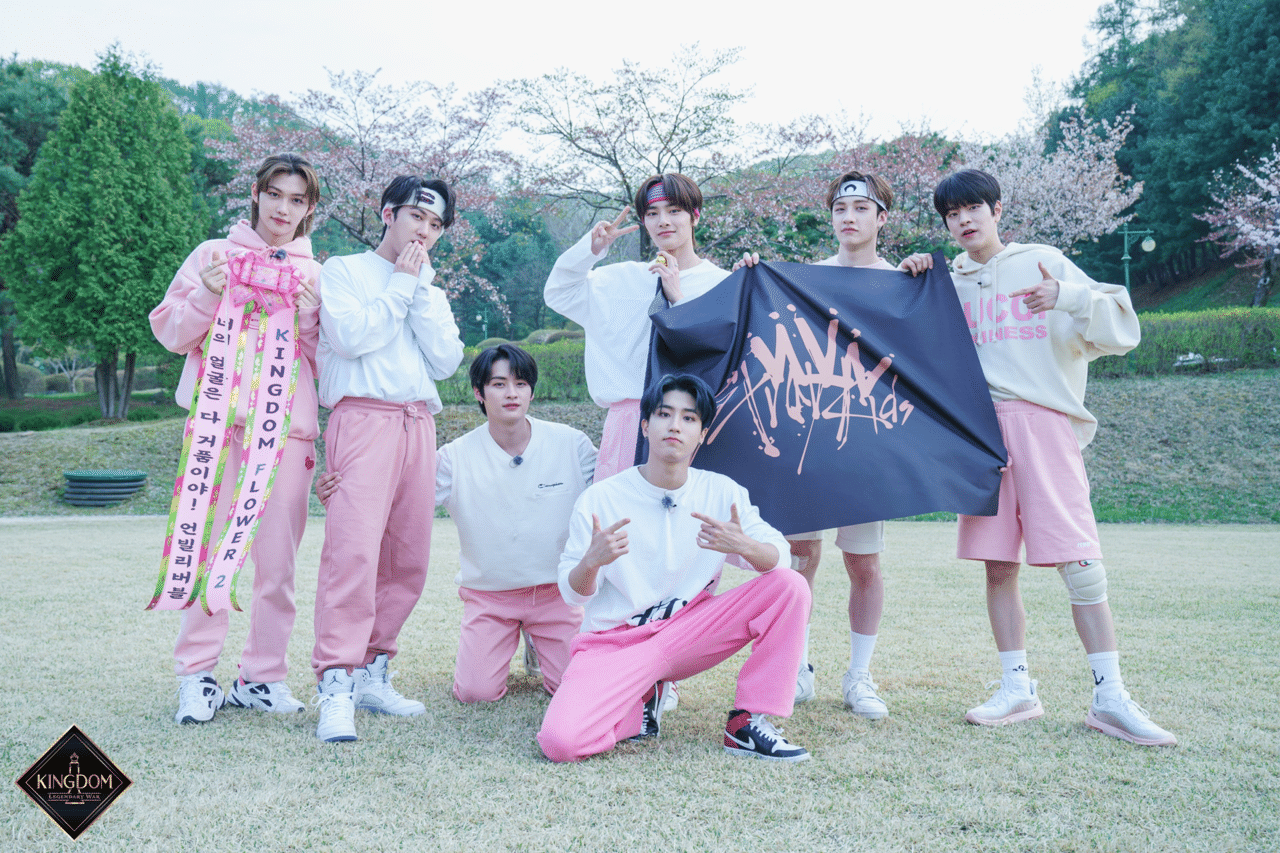 訳ありセール 格安） Stray Kids スキズ kingdom キングダム 写真集