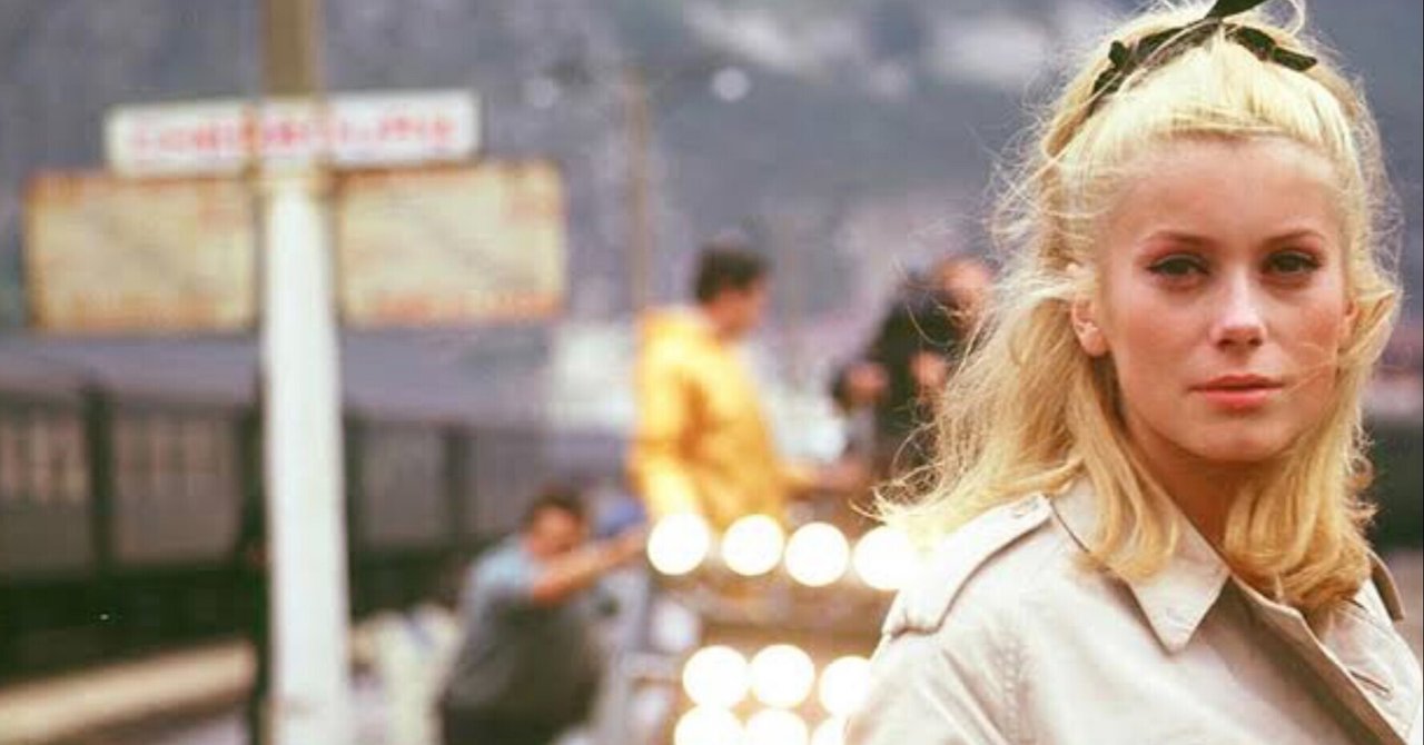 映画「シェルブールの雨傘」〜ちょっとお馬鹿な悪女譚｜yumiko