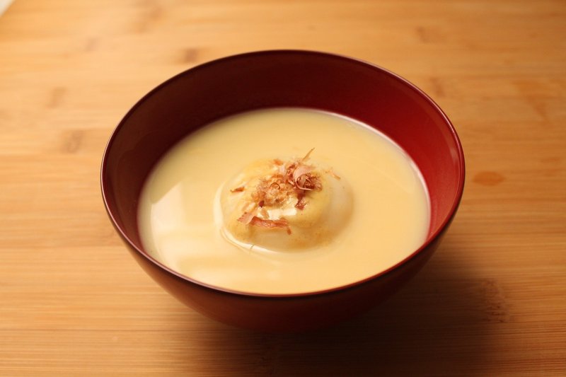 白味噌のお雑煮 樋口直哉 Travelingfoodlab Note 白味噌のお雑煮 樋口直哉 Travelingfoodlab Note