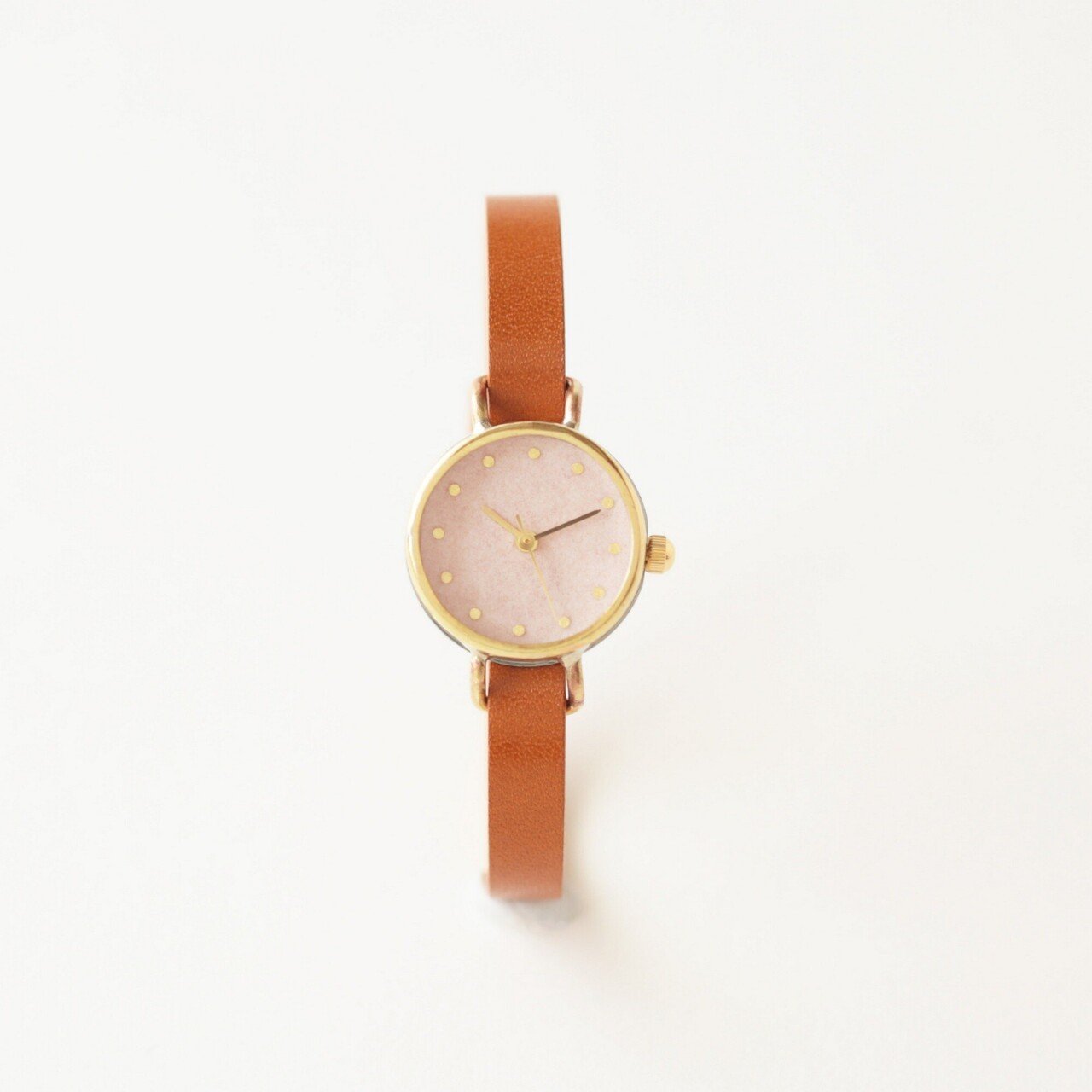 日本の美しい伝統色を現代に。鉱物の色彩をそのままに纏う、C-Brainの