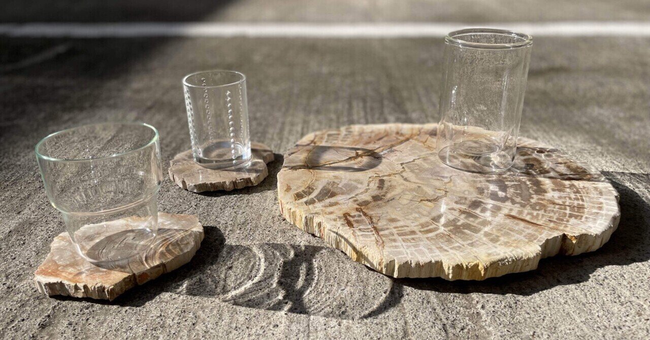 樹木の化石で時間を感じる-WOOD PLATE-【FREEPARK】｜FREEPARK