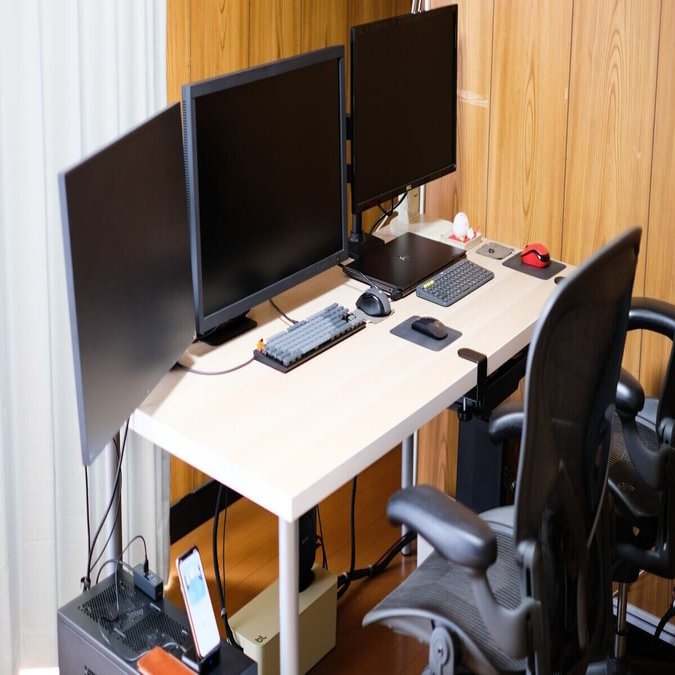 机の入れ替えをきっかけに理想の仕事環境を構築した いわい ともひさ Note