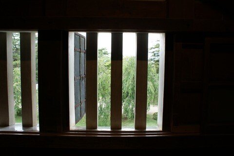 書評 陰翳礼讃 谷崎 潤一郎 日本家屋の薄暗さの中に 日本の美意識は存在していたのだった 武藤吐夢 Note 書評 陰翳礼讃 谷崎 潤一郎 日本家屋の薄暗さの中に 日本の美意識は存在していたのだった 武藤吐夢 Note