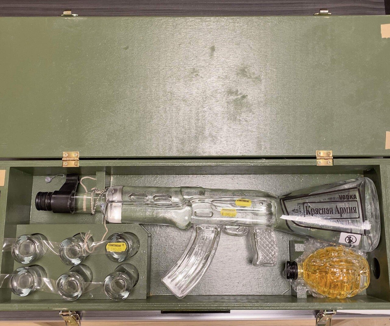 カラシニコフ ウォッカ RED ARMY VODKA AK-47 RED ARMY VODKA レッド