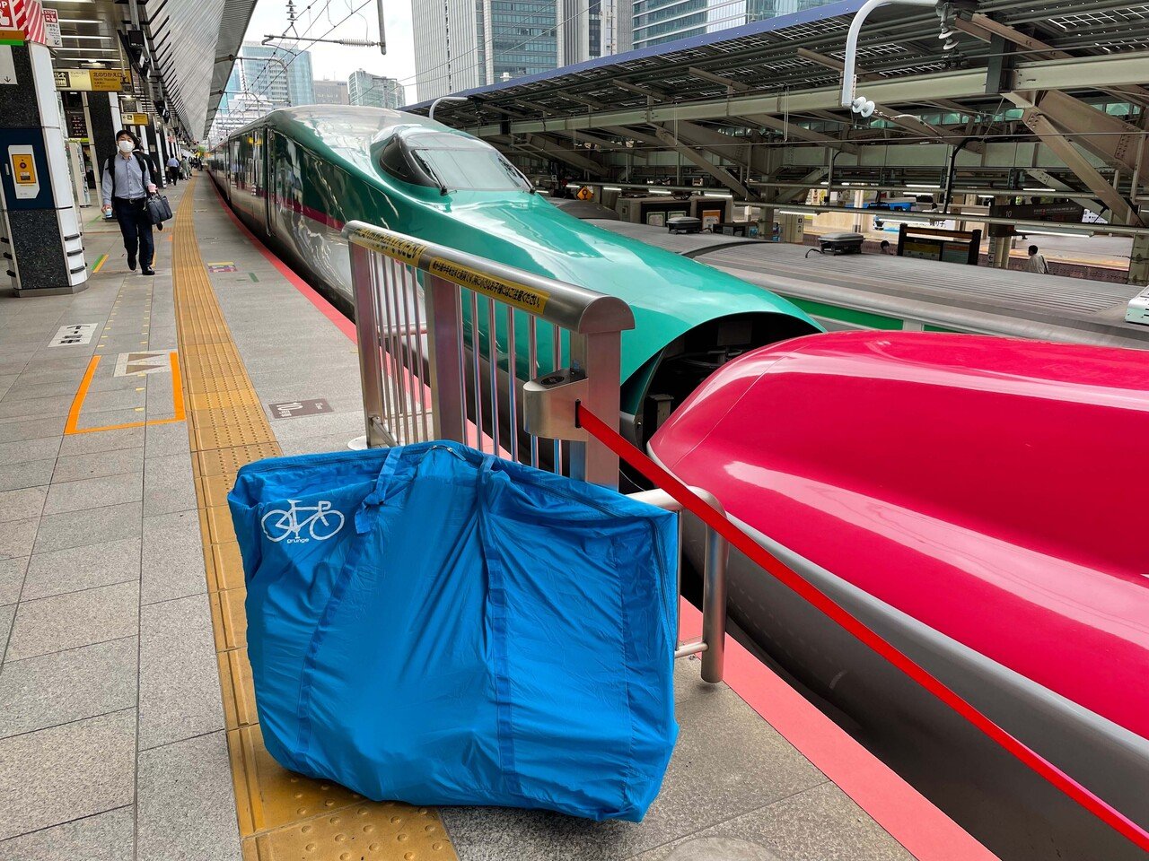 青湖 栗山園オンライン通販部 / 【出物】 浅黄交趾荒磯波平水指 翠嵐窯