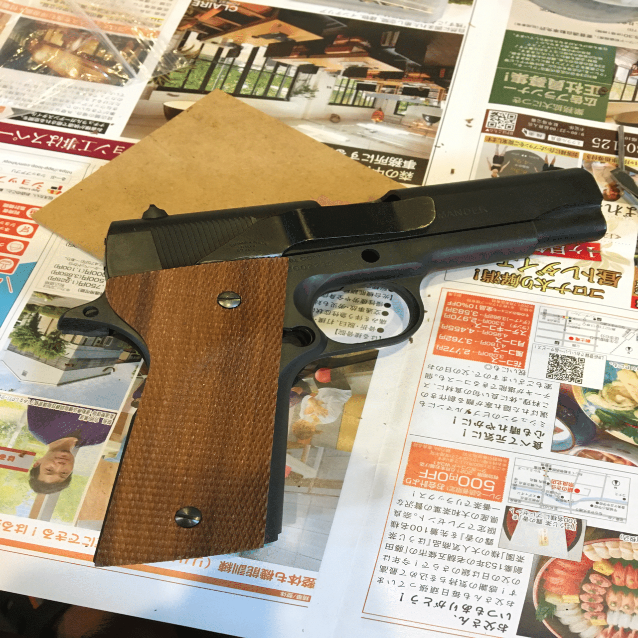 コルト・コンバット・コマンダー製作記① 実銃用グリップの