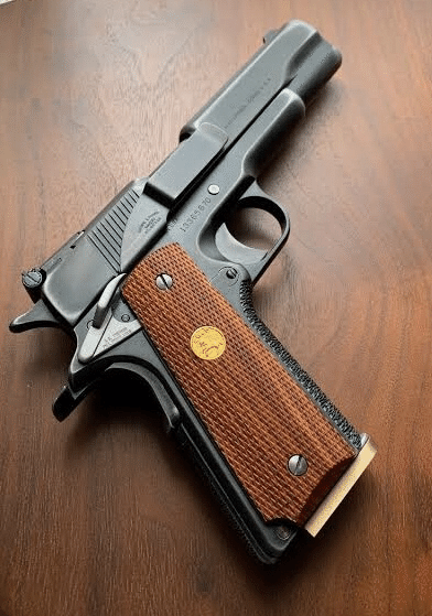 コルト社　実銃グリップ美品　どの銃に装着可能かは不明 楽天市場】アルタモント Altamont グリップ コルト Colt