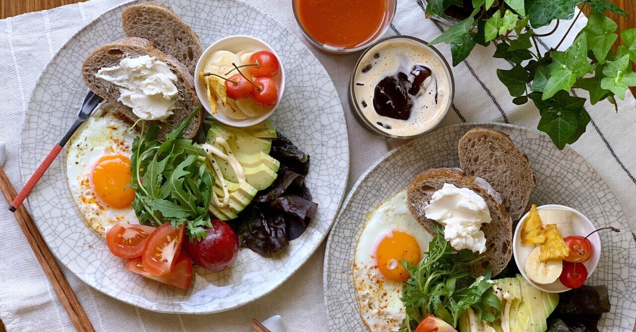 厚切りブールにマスカルポーネ アボカドや目玉焼きなど｜みずのさちこ