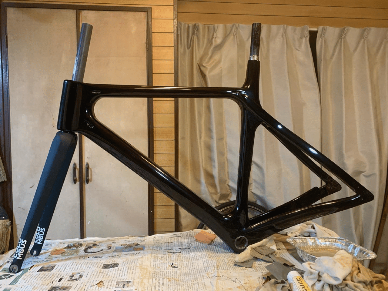 木製ロードバイク４号車〜塗装終盤u200b。 研磨には２日かかりそうです 