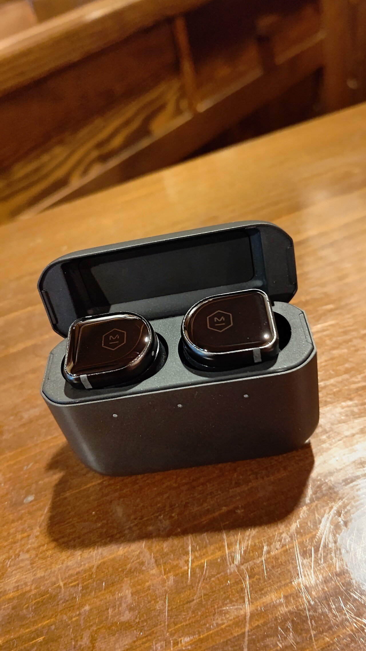イヤホン MASTER & DYNAMIC MW08 Amazon.com: MASTER & DYNAMIC MW08 True Wireless Earphones