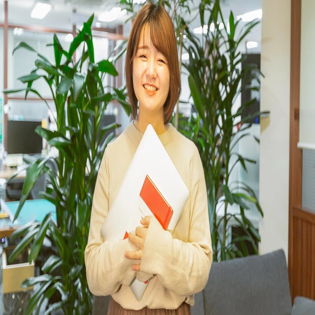 ブランドストーリーから宣伝手法までをまるっと全部組み立てられるadになりたい クリエイターインタビュー 林田 華 株式会社キュー Note