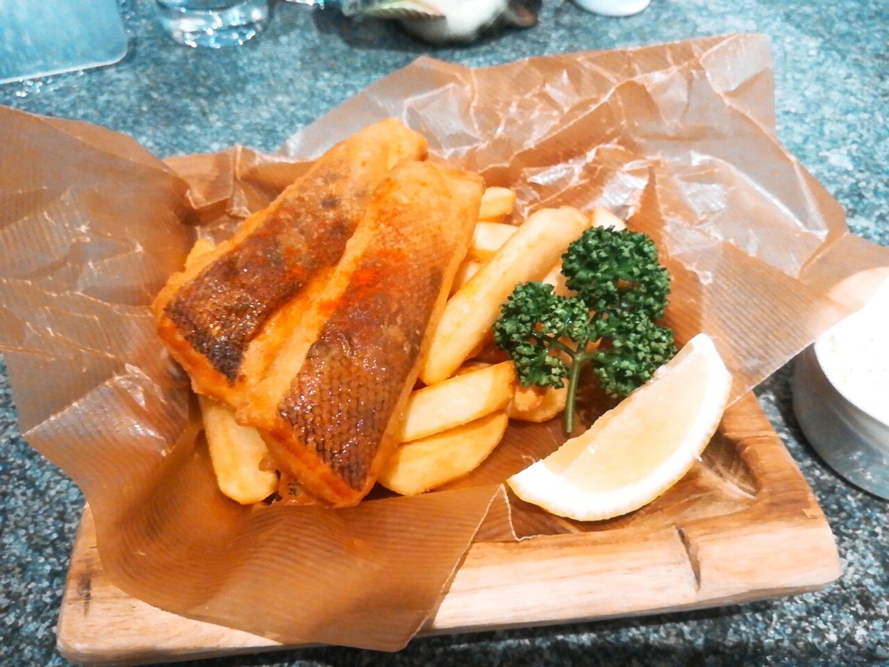 東でモギュテク Kanejin Fish Chips 台東区寿 Aki Note 東でモギュテク Kanejin Fish Chips 台東区寿 Aki Note