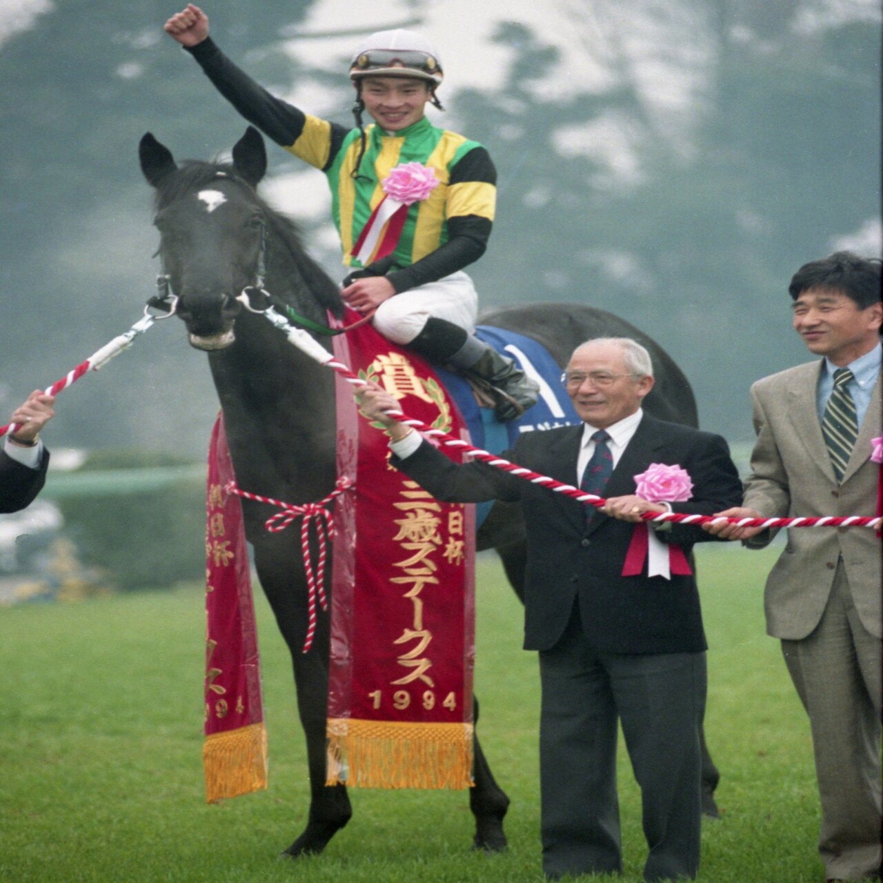 ウマ娘 の勝負服が大反響 幻の３冠馬 フジキセキを 東スポ で振り返る 東スポnote