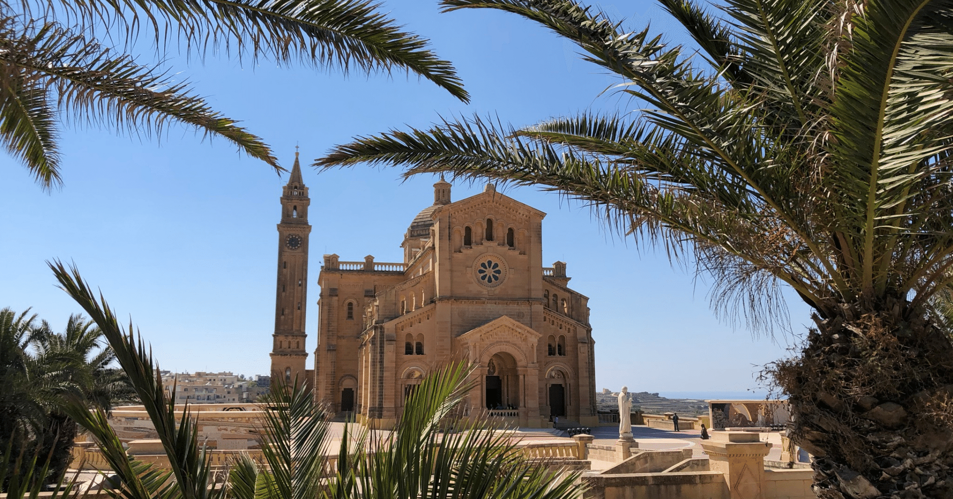 奇跡のタピーヌ教会。訪れたら奇跡の瞬間に立ち会えた話。｜せいちー