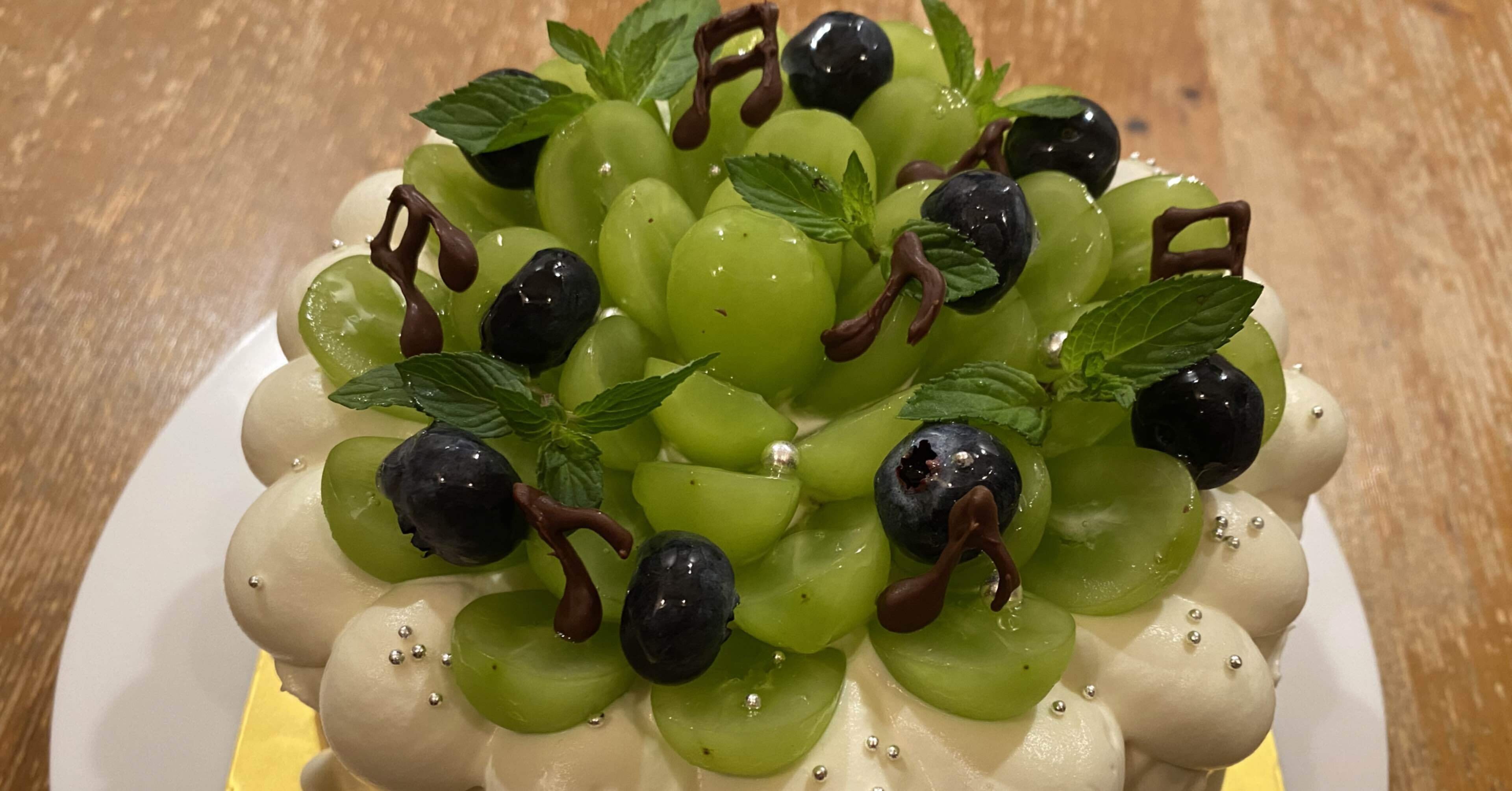 シャインマスカットのお誕生日ケーキ 米粉のスポンジケーキで Yuco Note