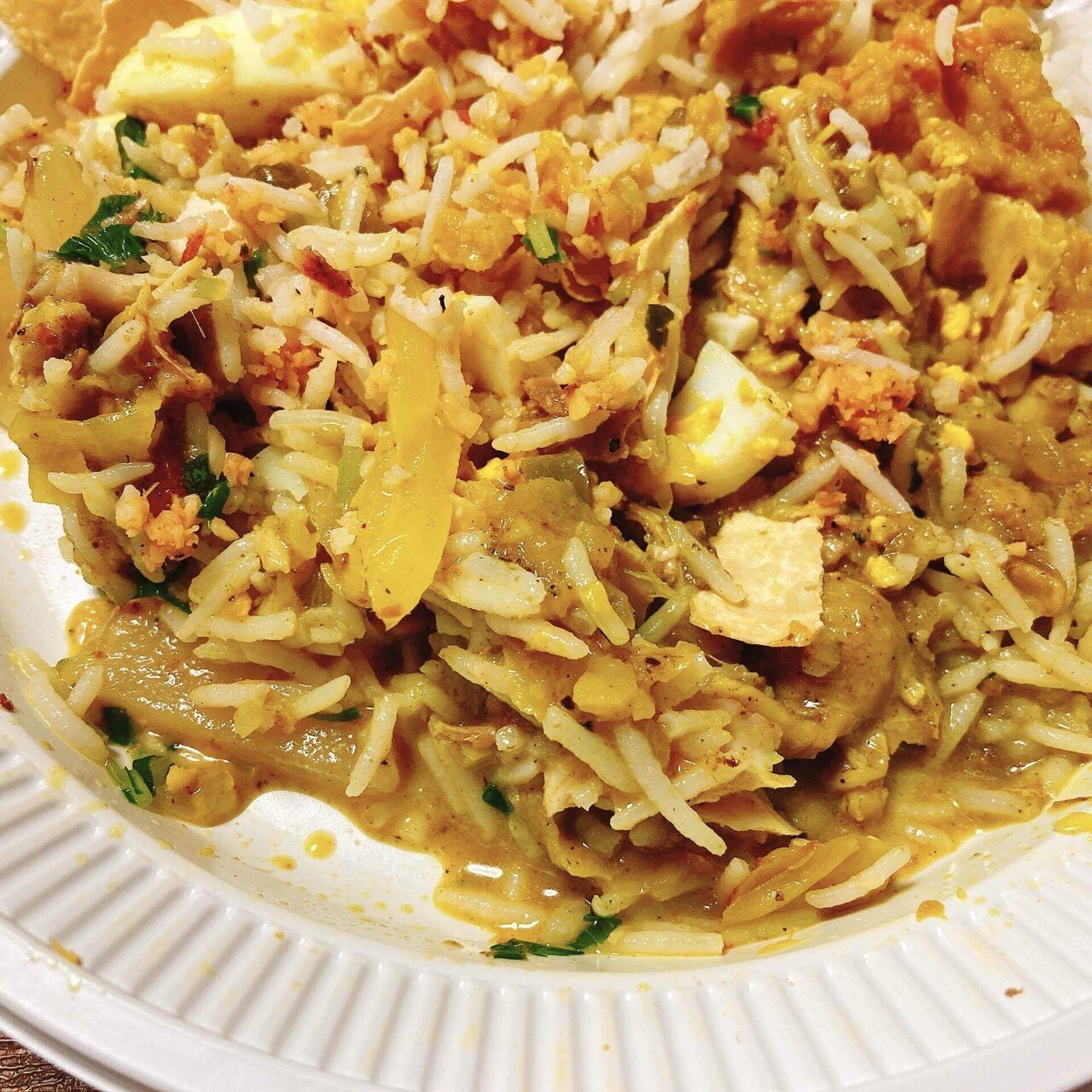 メシ部！噂のスリランカキッチンカー🇱🇰トゥナパハプレートをお