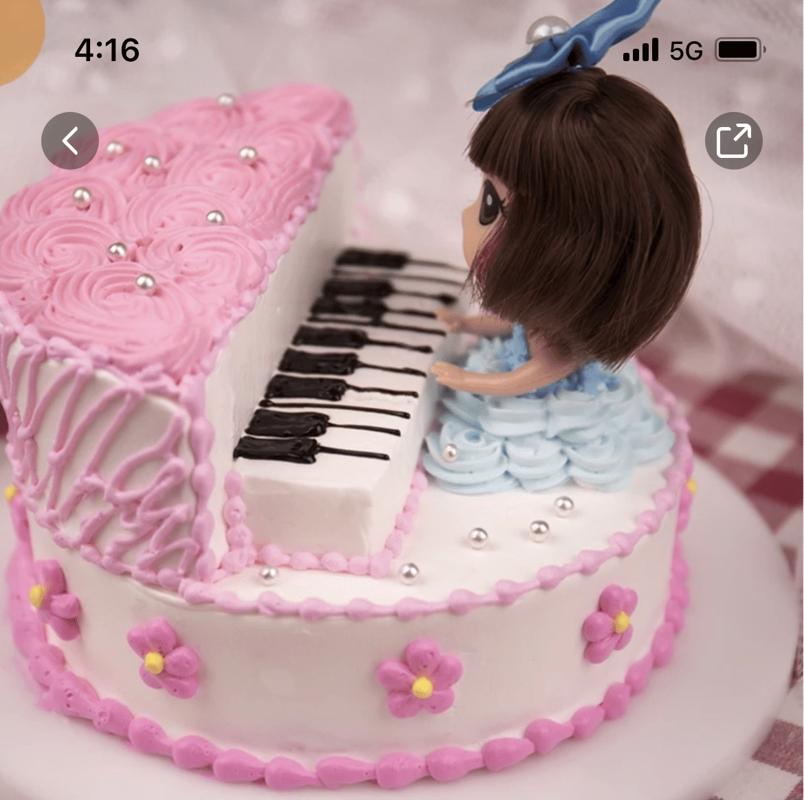 娘は絶対喜ぶだろうな こういうケーキ欲しかったんだよ っていうか僕もだんだん麻痺してきたヨ 誕生日ケーキって 味とかどうでもいいのでどれだけ 派手かを競ってる 笑 と言う事で 今日もリラックスし けんいち 人民熊猫１号 Note