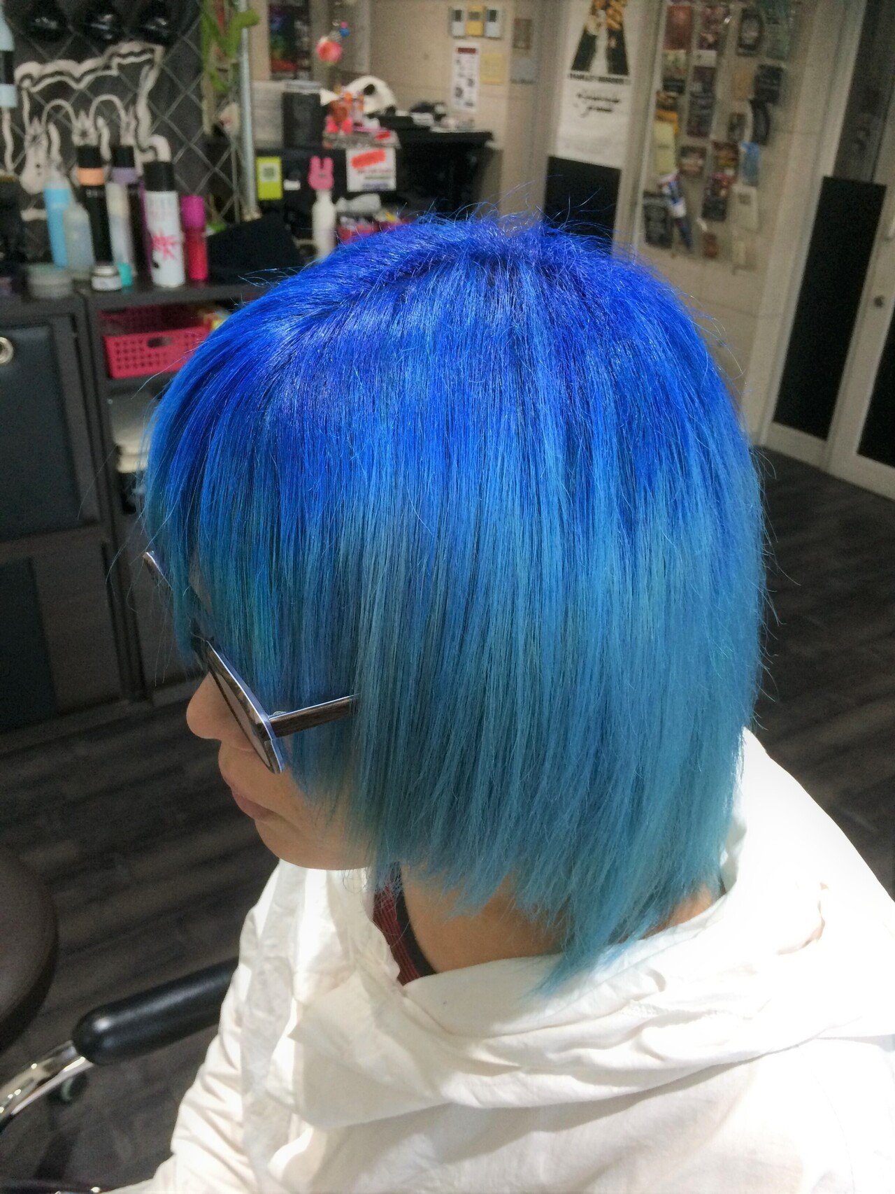 メンズ派手髪エモヘア ブルーから水色グラデーションヘアカラー姫路 大阪 Hiro美容師 特殊ヘア 美容講師 フリーランス プライベートシェアサロン アニメ好き 大阪兵庫姫路 Note メンズ派手髪エモヘア ブルーから水色グラデーションヘアカラー姫路 大阪 Hiro美容師 特殊ヘア 美容講師 フリーランス プライベートシェアサロン アニメ好き 大阪兵庫姫路 Note